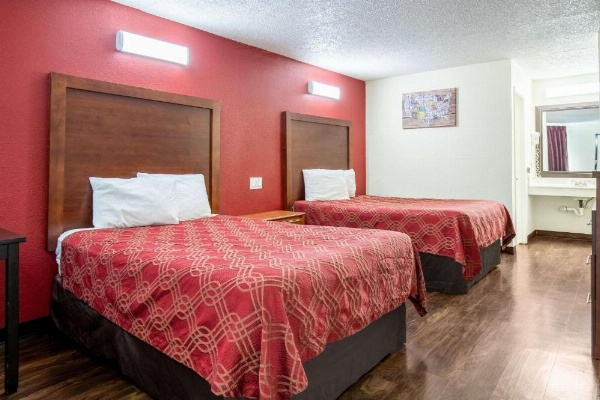 Econo Lodge Knoxville image 9